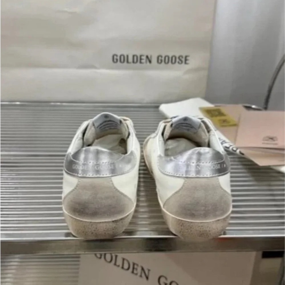 Golden Goose sneakers like new. - Picture 5 of 7